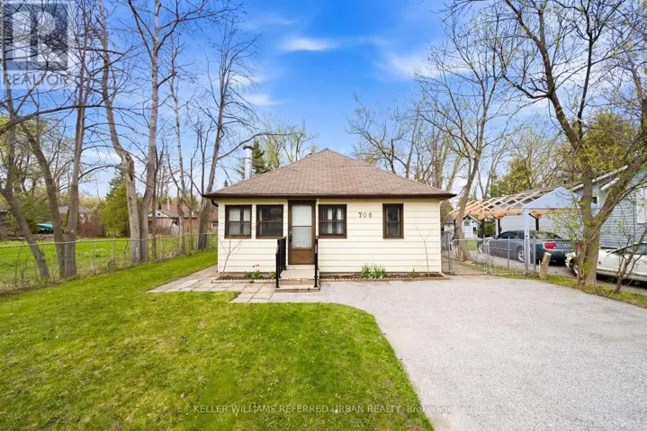 706 CHESTNUT STREET, Innisfil, Ontario L9S2H8