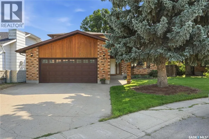 2734 Poplar PLACE E, Regina, Saskatchewan S4V1X8