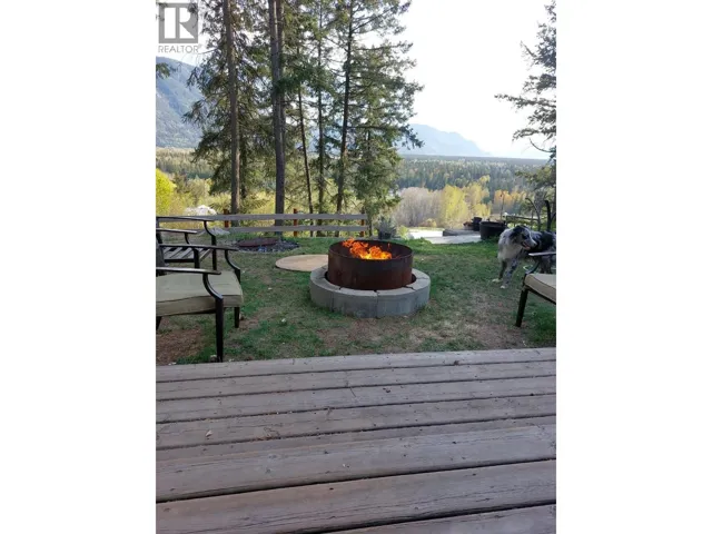 2481 Squilax Anglemont Road Unit# 14, Lee Creek, British Columbia V0E1M4