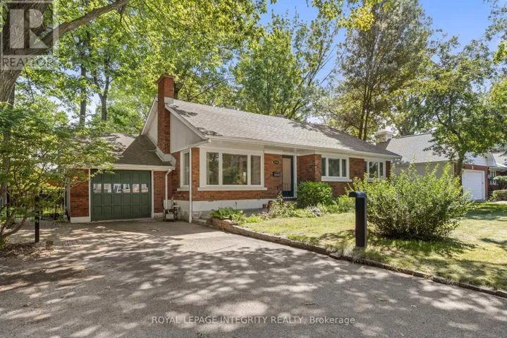 2183 WOODCREST ROAD, Ottawa, Ontario K1H6J2