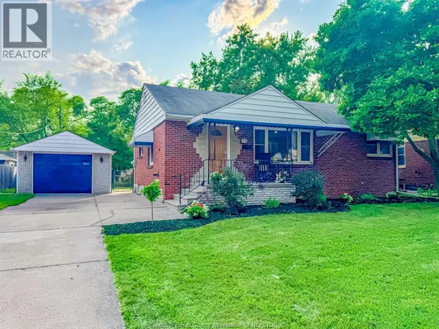 979 BELLEPERCHE PLACE, Windsor, Ontario N8S3C2