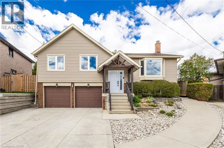 118 NAPOLI Drive, Hamilton, Ontario L9C6X2
