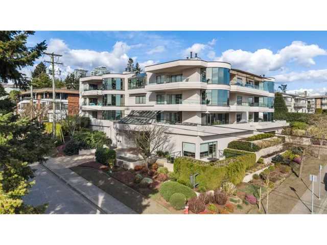 302 1250 MARTIN STREET, White Rock, British Columbia V4B3W3
