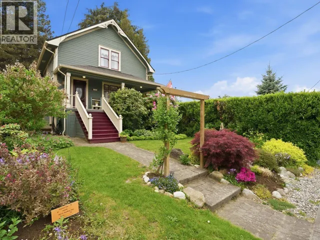 624 COLBORNE STREET, New Westminster, British Columbia V3L2C9