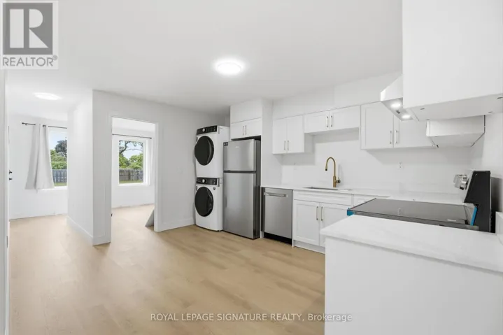 2 - 53 BISHOP AVENUE, Toronto (Newtonbrook East), Ontario M2M1Z4