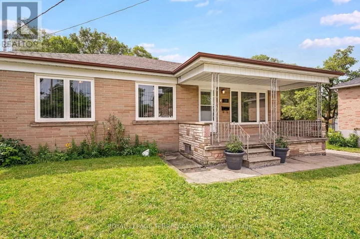 19 BATTERSEA CRESCENT, Toronto (Maple Leaf), Ontario M6L1G7