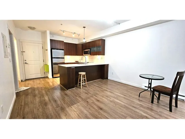 220 13321 102A AVENUE, Surrey, British Columbia V3T1P6