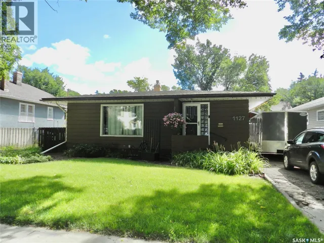 1127 1st AVENUE NW, Moose Jaw, Saskatchewan S6H3N4