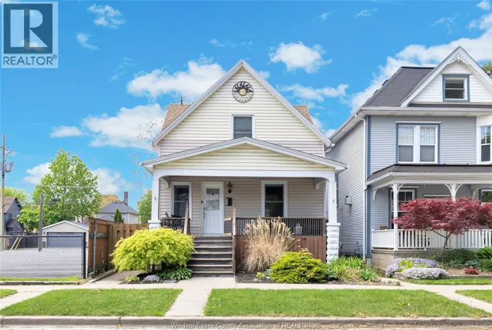 521 WINDERMERE, Windsor, Ontario N8Y3C9