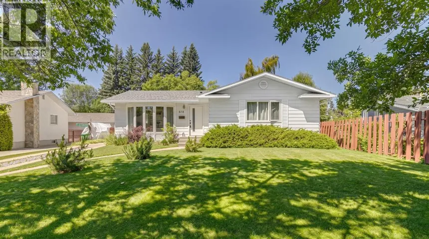 618 Oakhill Place SW, Calgary, Alberta T2V3X8
