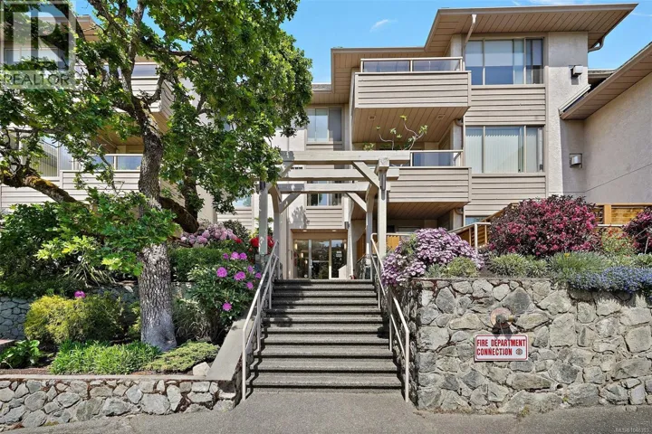 306 3400 Quadra St, Saanich, British Columbia V8X1G6