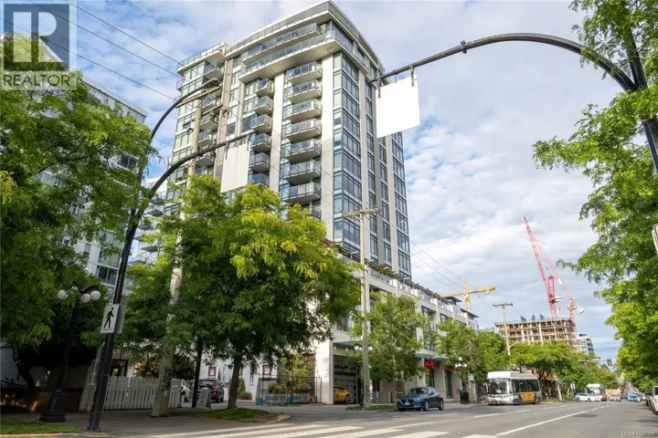 806 960 Yates St, Victoria, British Columbia V8V3M3
