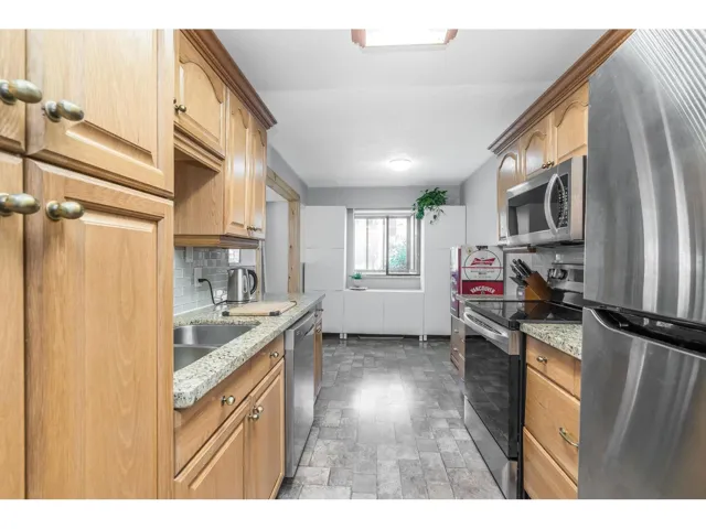 105 32175 OLD YALE ROAD, Abbotsford, British Columbia V2T2C8