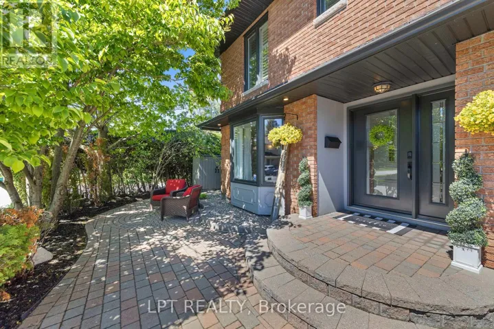 11 ELDERWOOD TRAIL, Ottawa, Ontario K2S1C9