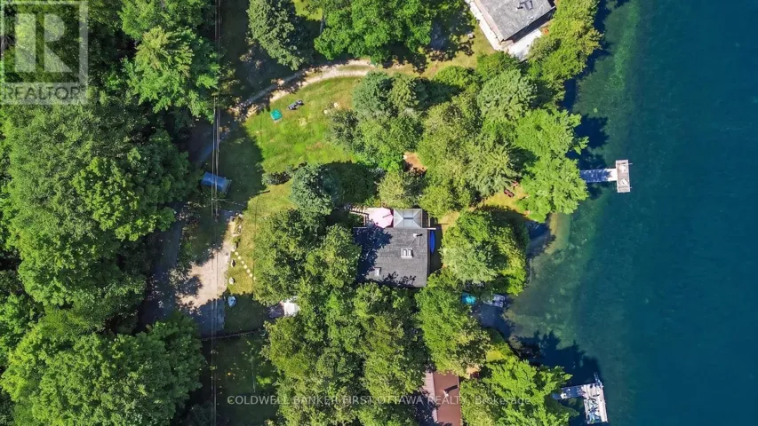 440 FEATHERSTON LANE, Tay Valley, Ontario K0G1X0