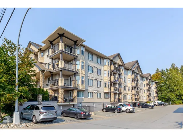 311 5438 198 STREET, Langley, British Columbia V3A1G2