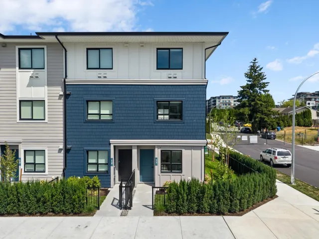 10 33520 KINGSTON AVENUE, Abbotsford, British Columbia V2S0R6