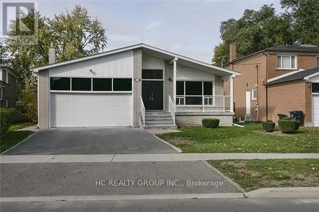 UPPER UNIT - 102 PECKHAM AVENUE, Toronto (Newtonbrook West), Ontario M2R2V5