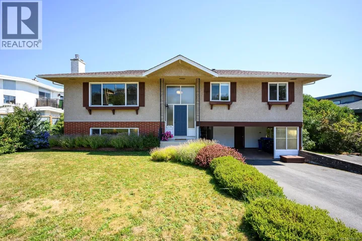 178 Rodello St, Comox, British Columbia V9M1V2