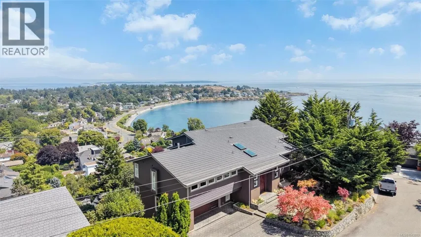 141 Denison Rd, Oak Bay, British Columbia V8S4K2