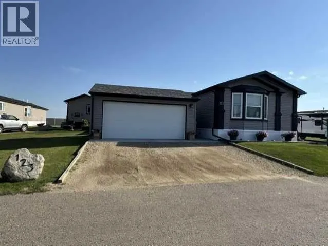 123, 15 Mackenzie Ranch Way, Lacombe, Alberta T4L0A7