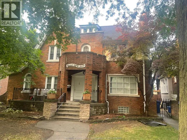 1389 VICTORIA, Windsor, Ontario N8X1N9