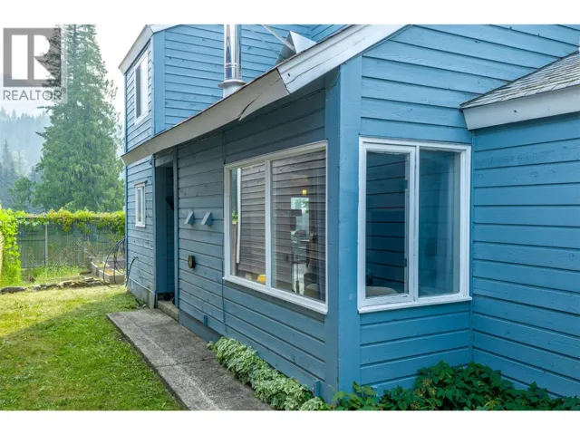 1852 Corbin Place, Revelstoke, British Columbia V0E2S0