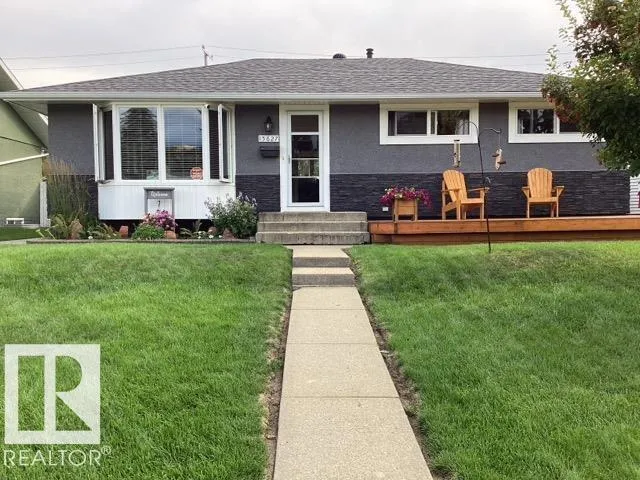 15627 83 AV NW, Edmonton, Alberta T5R3T6