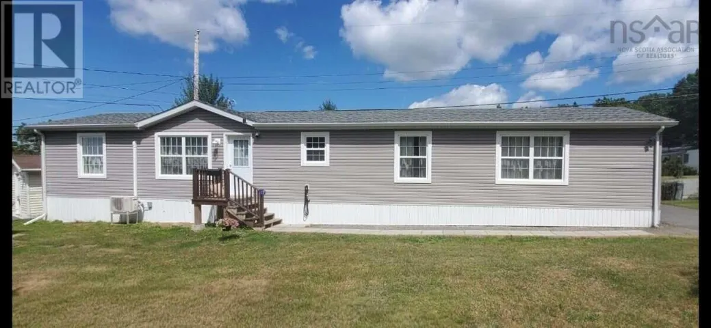 17 Parkwood Drive, New Minas, Nova Scotia B4N3T3