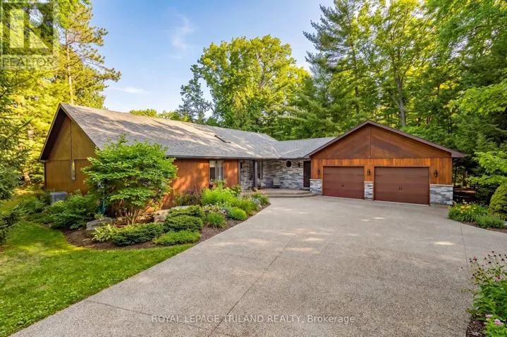 10498 PINETREE DRIVE, Lambton Shores (Grand Bend), Ontario N0M1T0