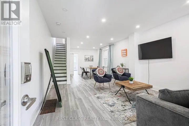 53 ALDRIDGE AVENUE, Toronto (Woodbine Corridor), Ontario M4C3W3