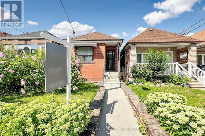180 GILBERT AVENUE, Toronto (Caledonia-Fairbank), Ontario M6E4W5