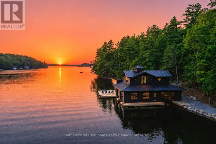 1097 ARMSTRONG POINT ROAD, Muskoka Lakes (Medora), Ontario P0B1J0