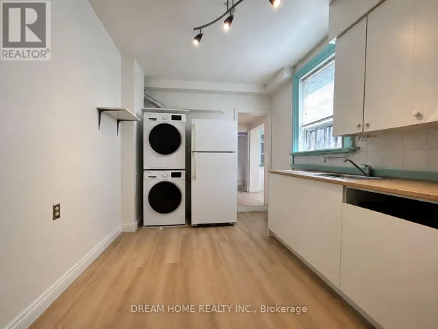 107 HURON ST STREET, Toronto (Kensington-Chinatown), Ontario M5T2A9