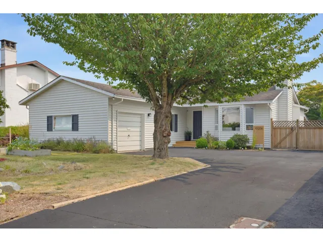 10206 CRYSTAL DRIVE, Fairfield Island, Chilliwack, British Columbia V2P6T8