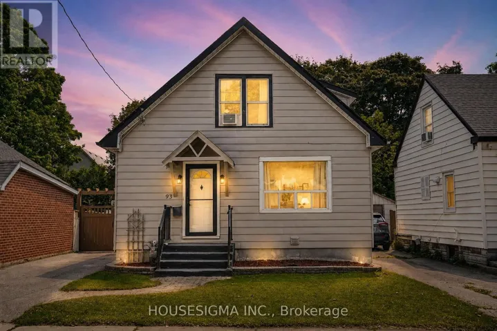 93 BROCK STREET W, Oshawa (O'Neill), Ontario L1G1R7