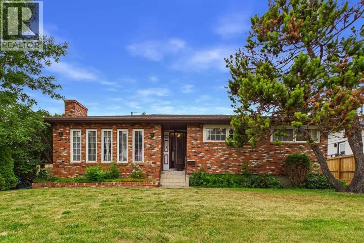 5 Chisholm Crescent NW, Calgary, Alberta T2L0Y9