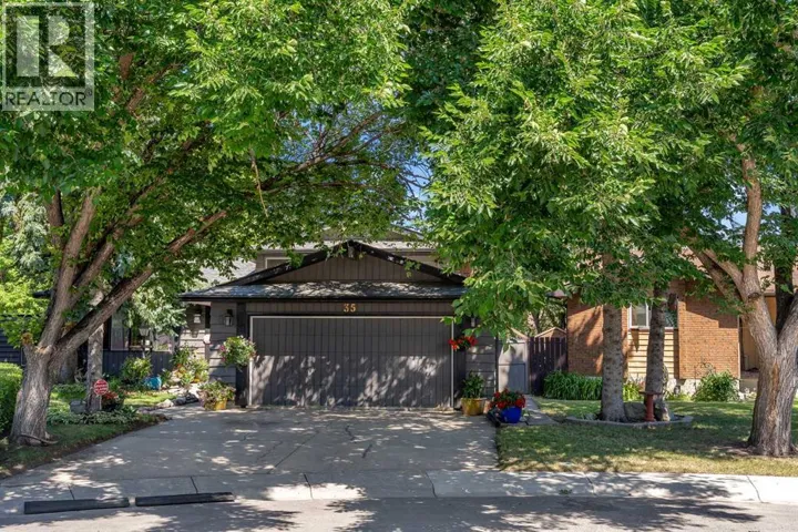 35 Rundlemere Place NE, Calgary, Alberta T1Y3K4