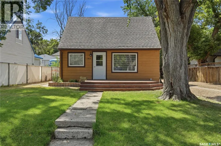 145 Lillooet STREET E, Moose Jaw, Saskatchewan S6H4S6
