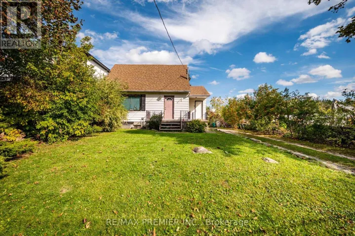 3 PARKER AVENUE, Richmond Hill (Oak Ridges), Ontario L4E2W4