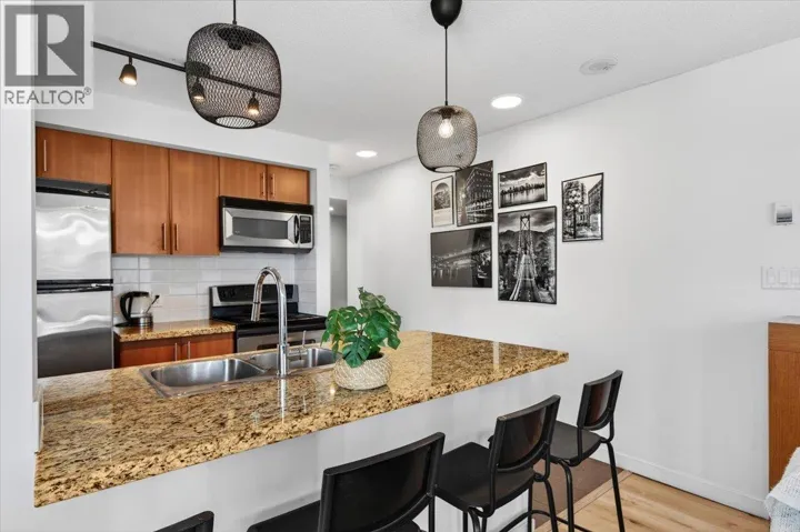 905 58 KEEFER PLACE, Vancouver, British Columbia V6B0B8