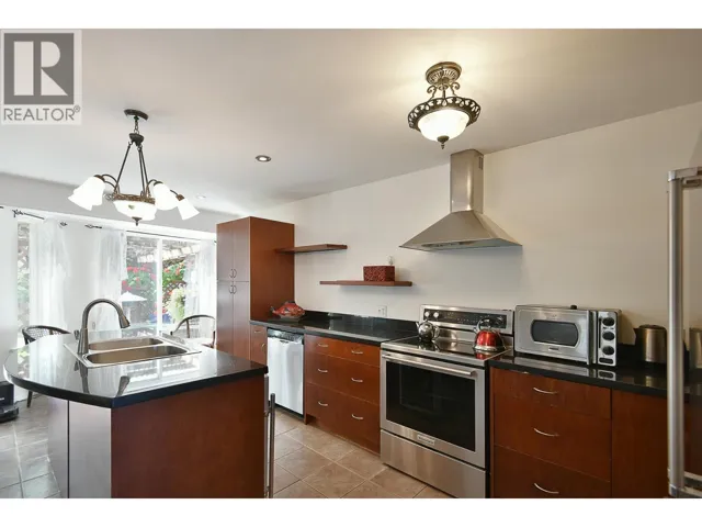 5875 TURNSTONE CRESCENT, Sechelt, British Columbia V7Z0L9