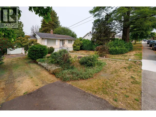 7289 DOW AVENUE, Burnaby, British Columbia V5J3X3
