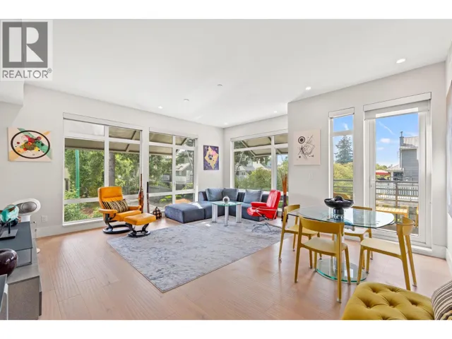 202 1591 BOWSER AVENUE, North Vancouver, British Columbia V7P2Y4