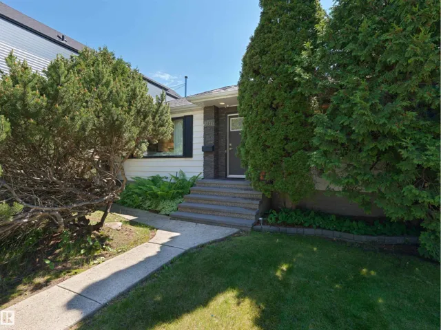 9311 75 AV NW, Edmonton, Alberta T6E1H3
