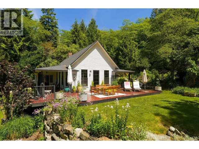 822 CAPTAINS WAY, Bowen Island, British Columbia V0N1G2