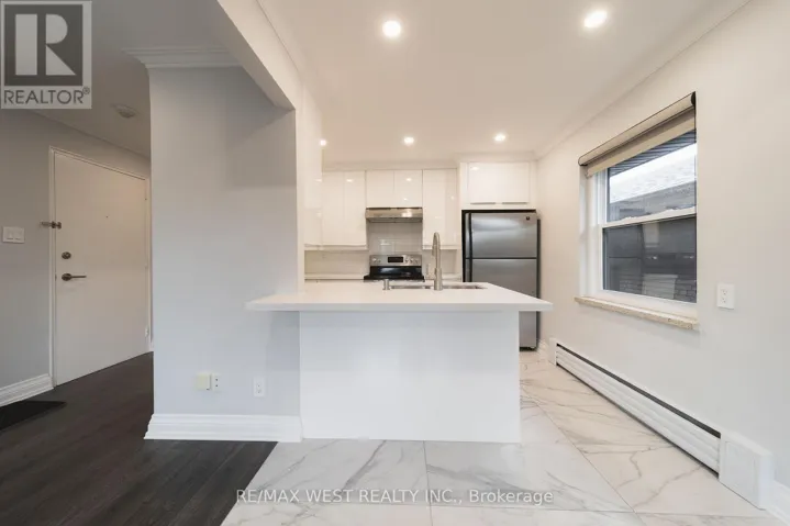 7 - 237 MELROSE STREET, Toronto (Mimico), Ontario M8Y1B8