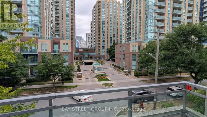 TH201 - 21 OLIVE AVENUE, Toronto (Willowdale East), Ontario M2N4N4