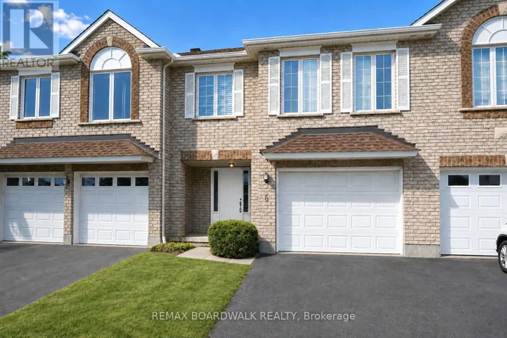 5 MAPLE PARK PRIVATE, Ottawa, Ontario K1T4A6