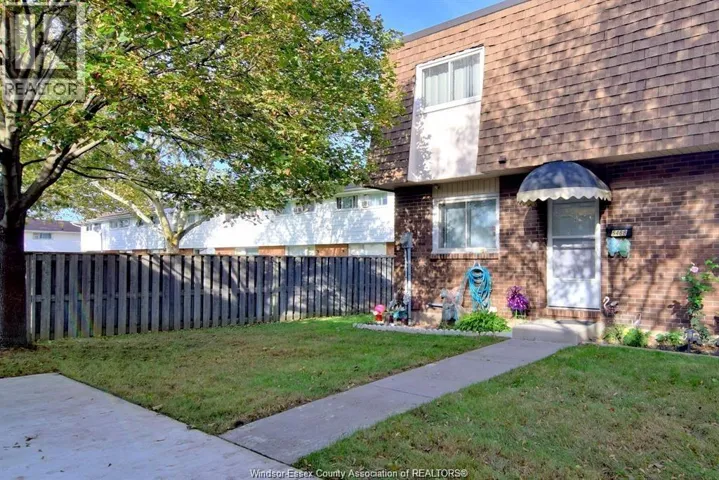 5468 LASSALINE AVENUE, Windsor, Ontario N8T1A9